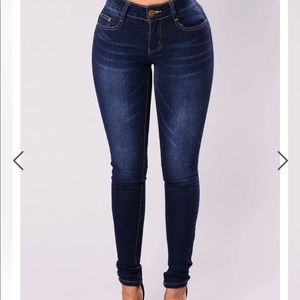 NWT Fashion Nova Work That Booty Lifting Jeans!